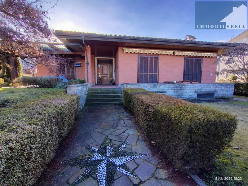 Casa o Villa in vendita a Serravalle Sesia (rif. 10134): foto di copertina Casa o Villa in vendita a Serravalle Sesia (rif. 10134): foto di copertina